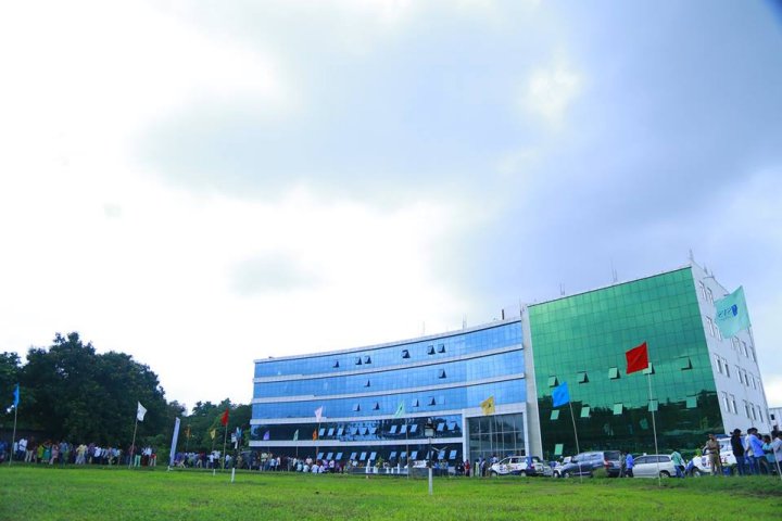 https://cache.careers360.mobi/media/colleges/social-media/media-gallery/7341/2021/9/2/Campus View of SVS Group of Institution Warangal_Campus-View.jpg